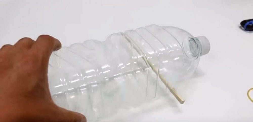 Hechos a mano - Trampa para ratones con botella de plástico 